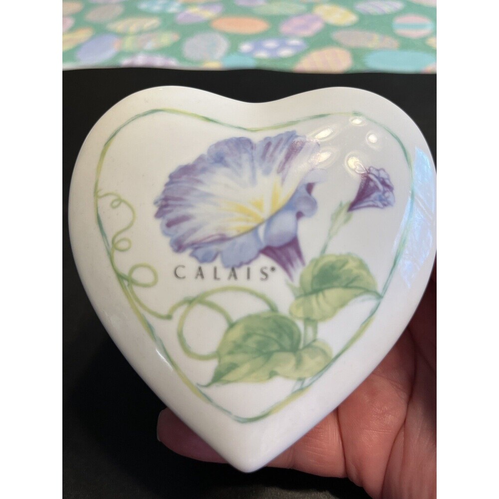 Calais Mary Kay Heart Shaped Trinket Porcelain Dish Lidded Bowl